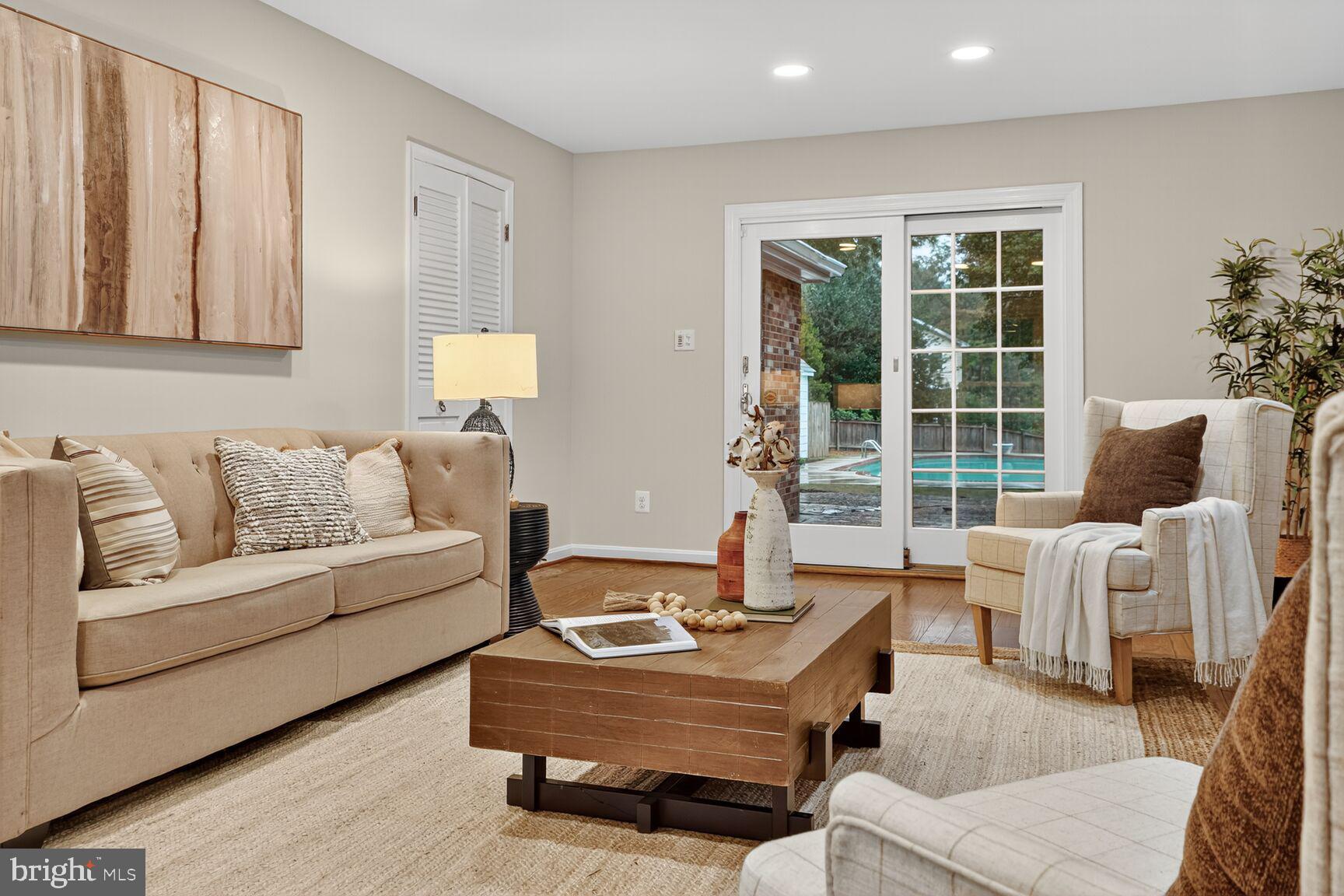 HICKORY CREEK - Residential