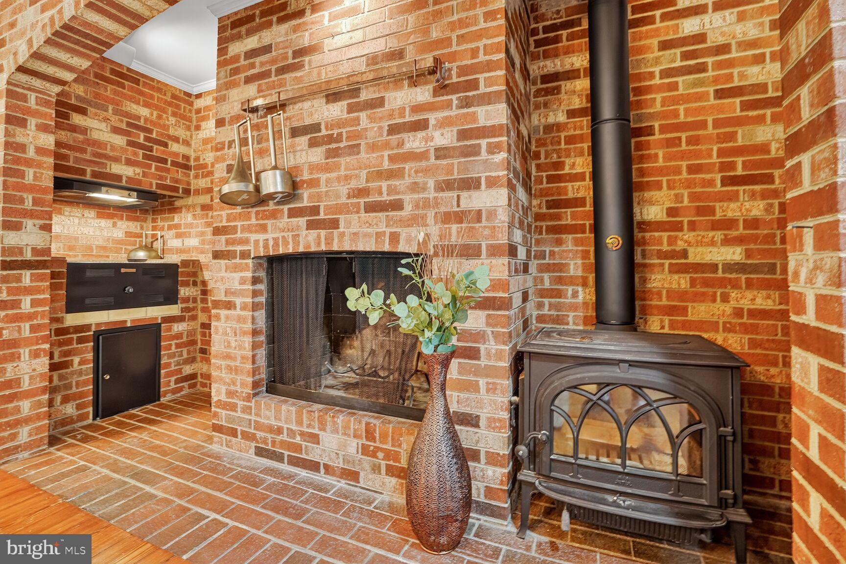 HICKORY CREEK - Residential