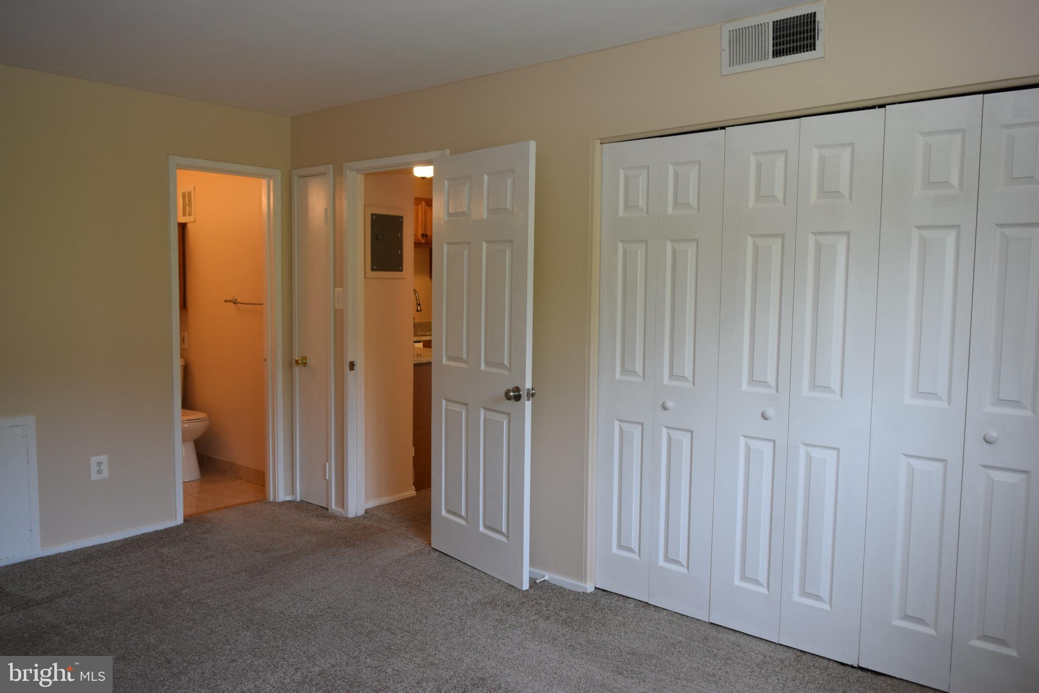 LITTLE RIVER SQUARE - Residential Lease