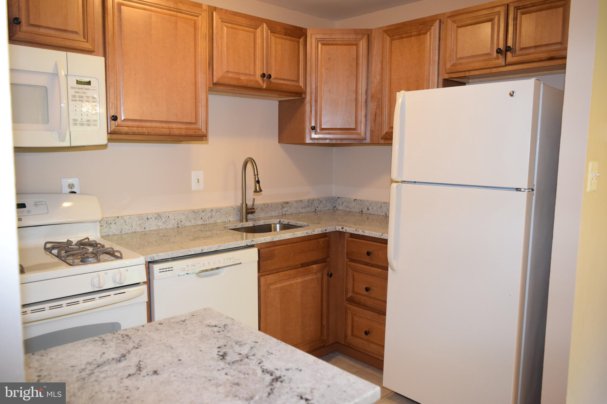 LITTLE RIVER SQUARE - Residential Lease