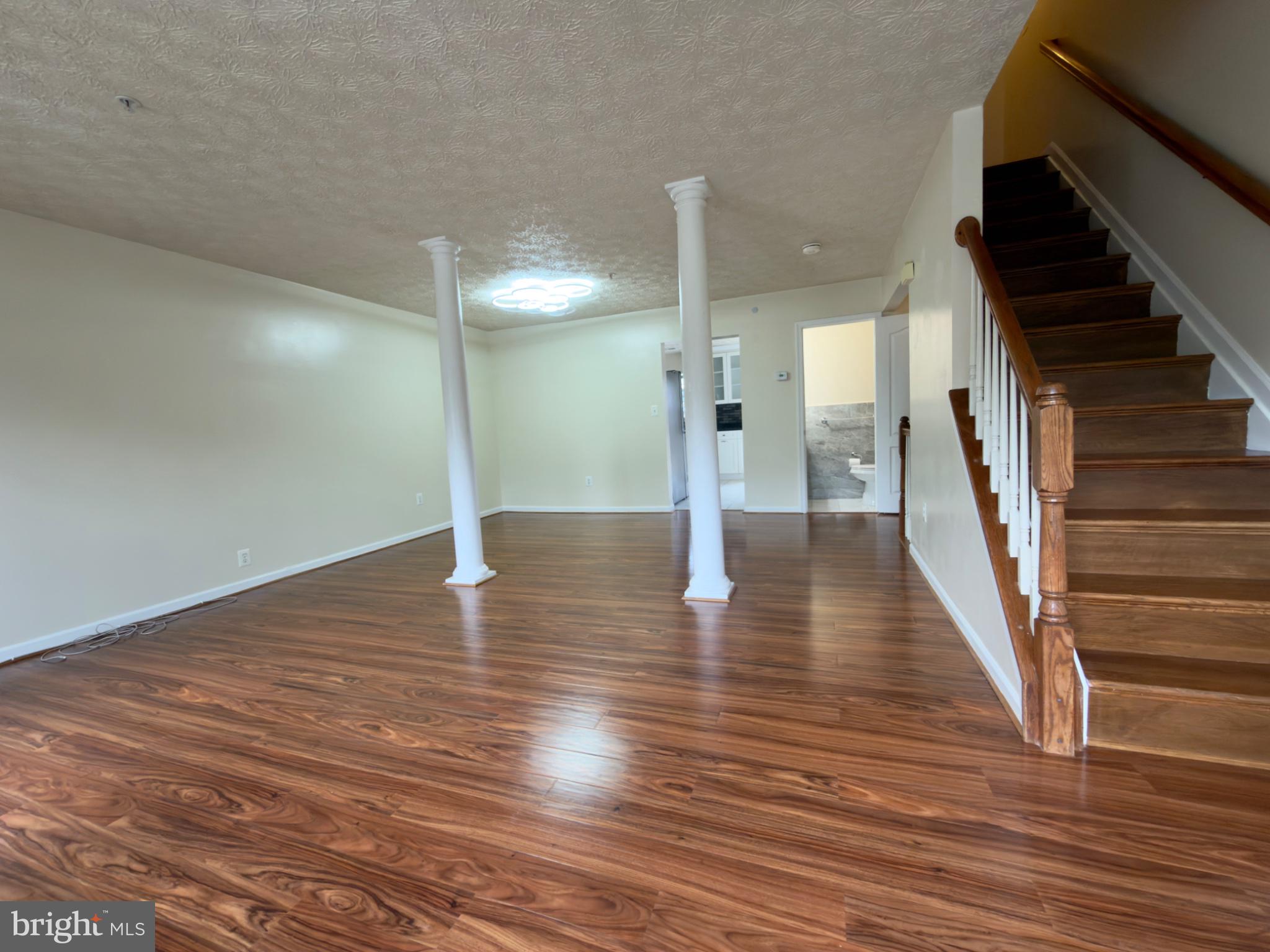 3308 HONEY BEE COURT