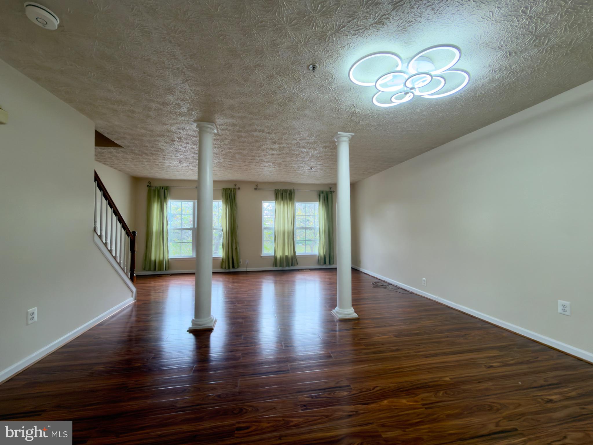 3308 HONEY BEE COURT