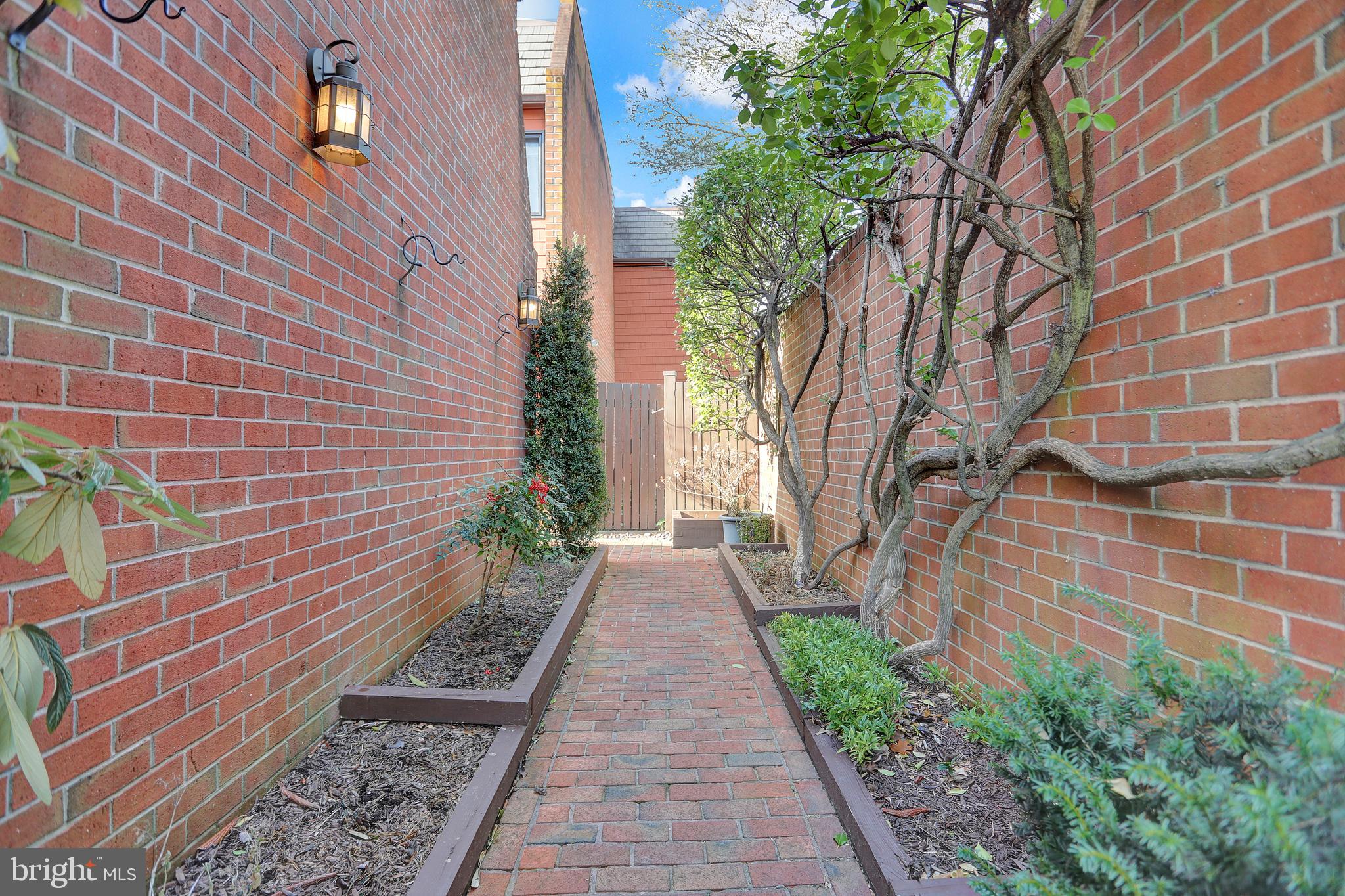 RUXTON CROSSING TOWNHSE - Residential Lease