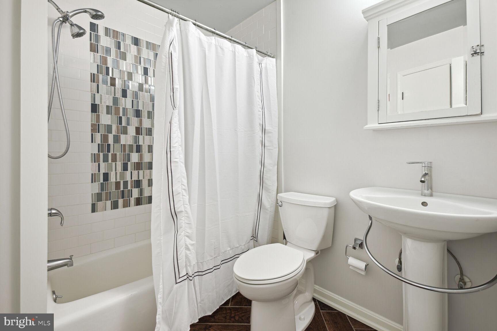 ANCIENT OAK - Residential