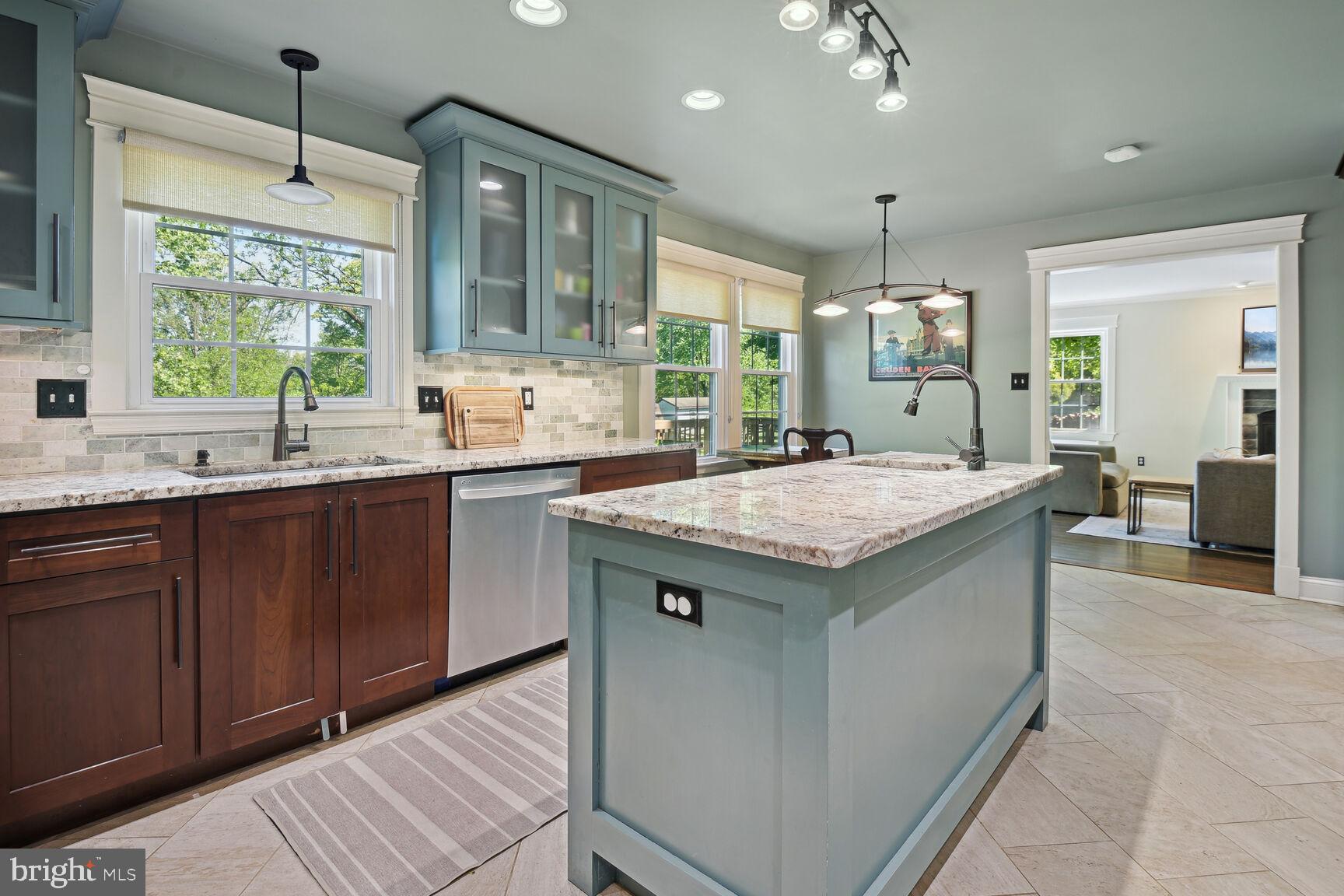 ANCIENT OAK - Residential