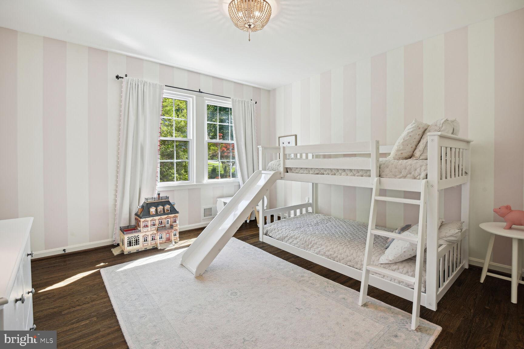 ANCIENT OAK - Residential