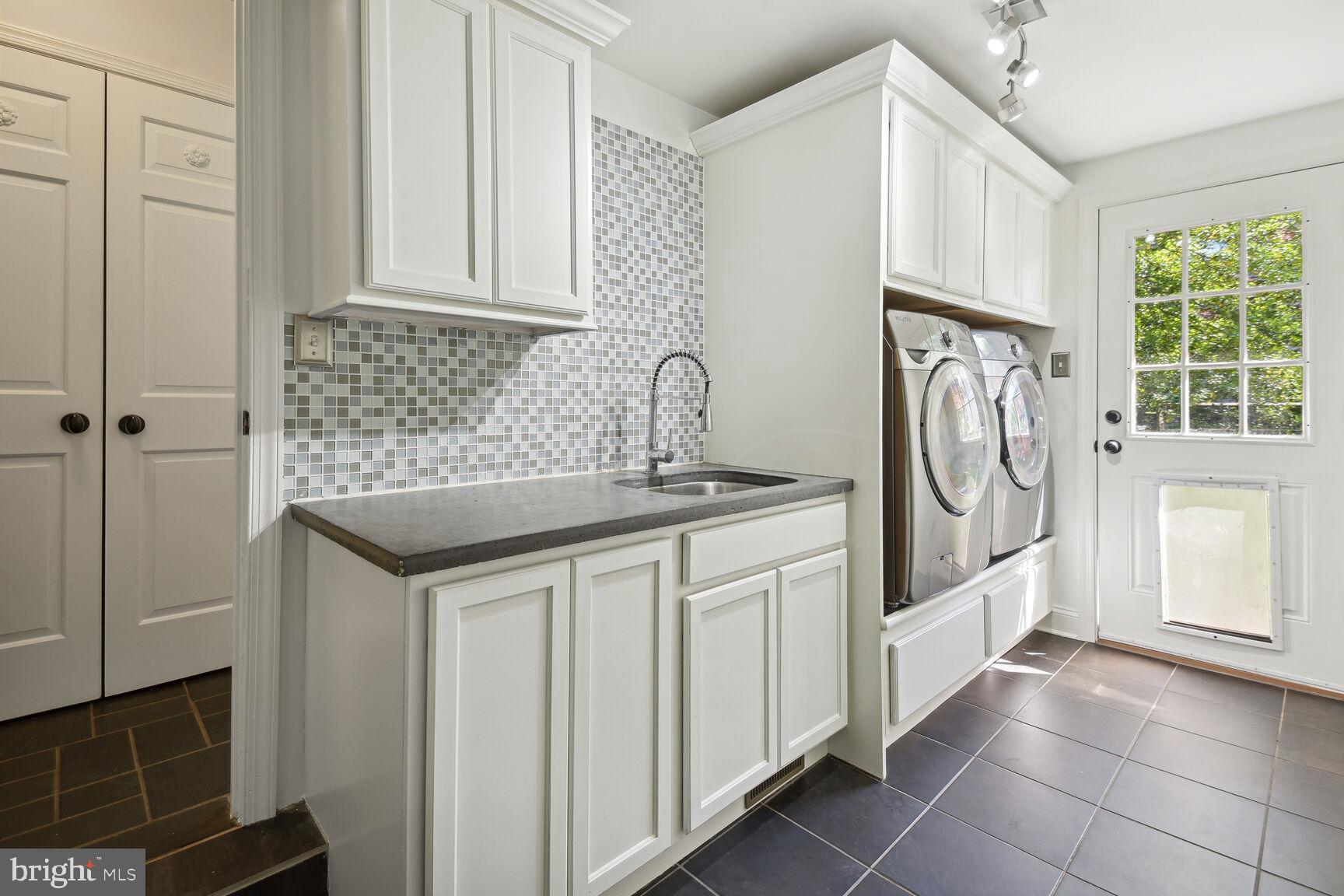 ANCIENT OAK - Residential