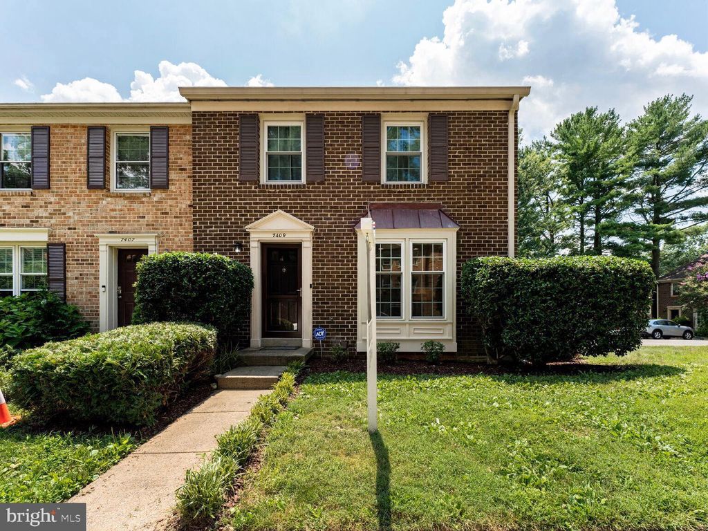 Photo of 7409 Adams Park Court, ANNANDALE, VA 22003 (MLS # VAFX2266030)