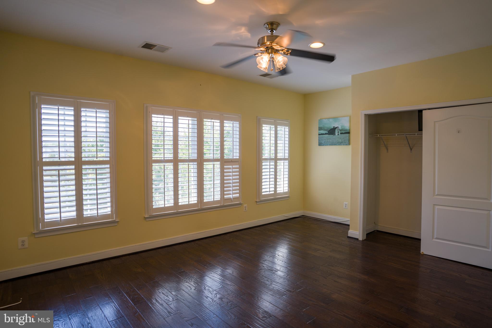 SOUTH RIDING - Residential