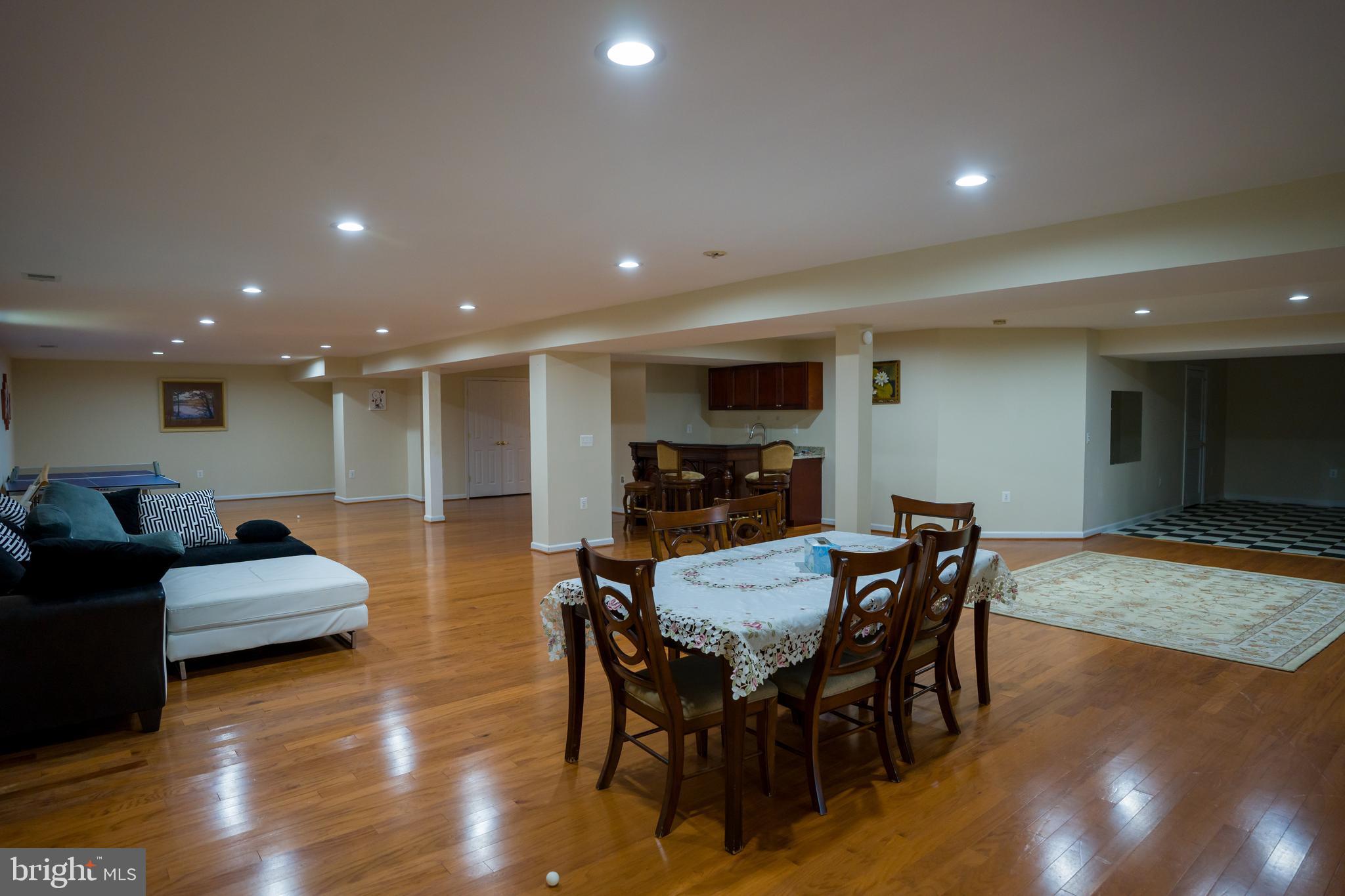 SOUTH RIDING - Residential