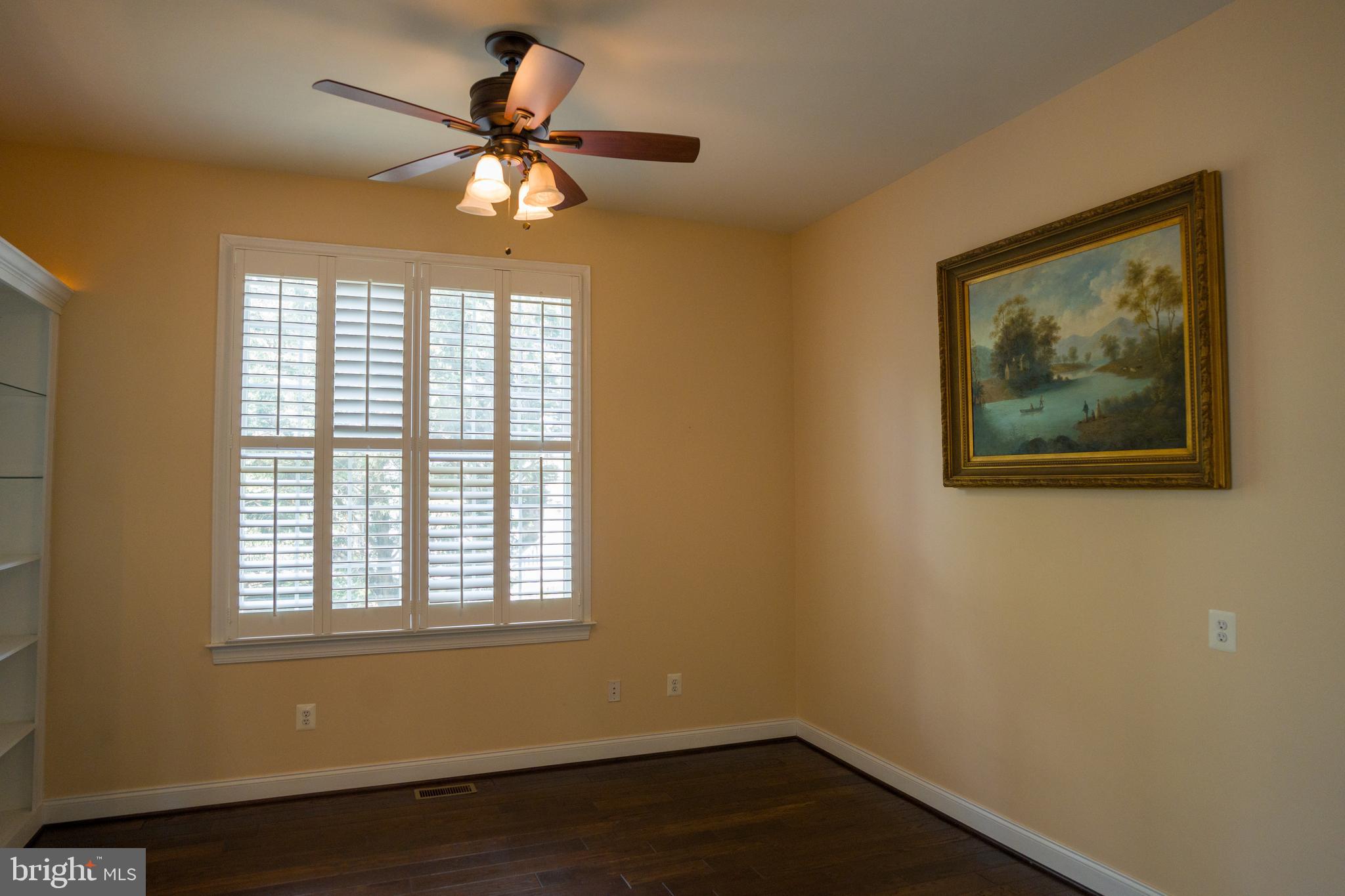 SOUTH RIDING - Residential