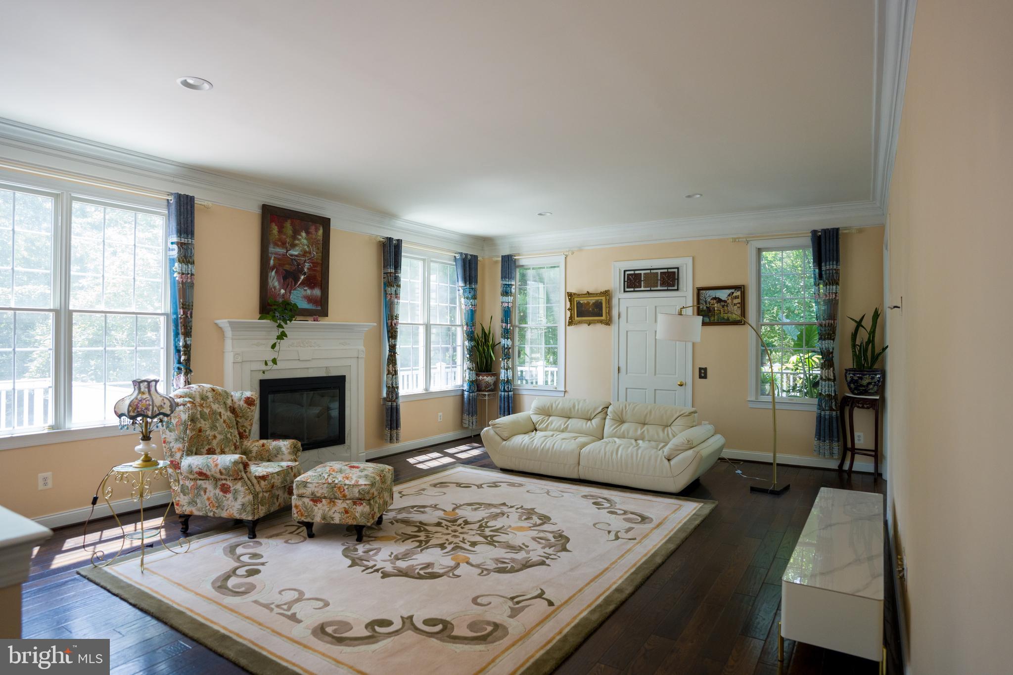 SOUTH RIDING - Residential