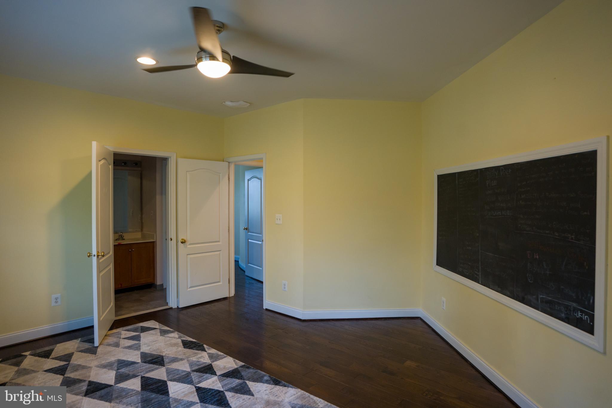 SOUTH RIDING - Residential