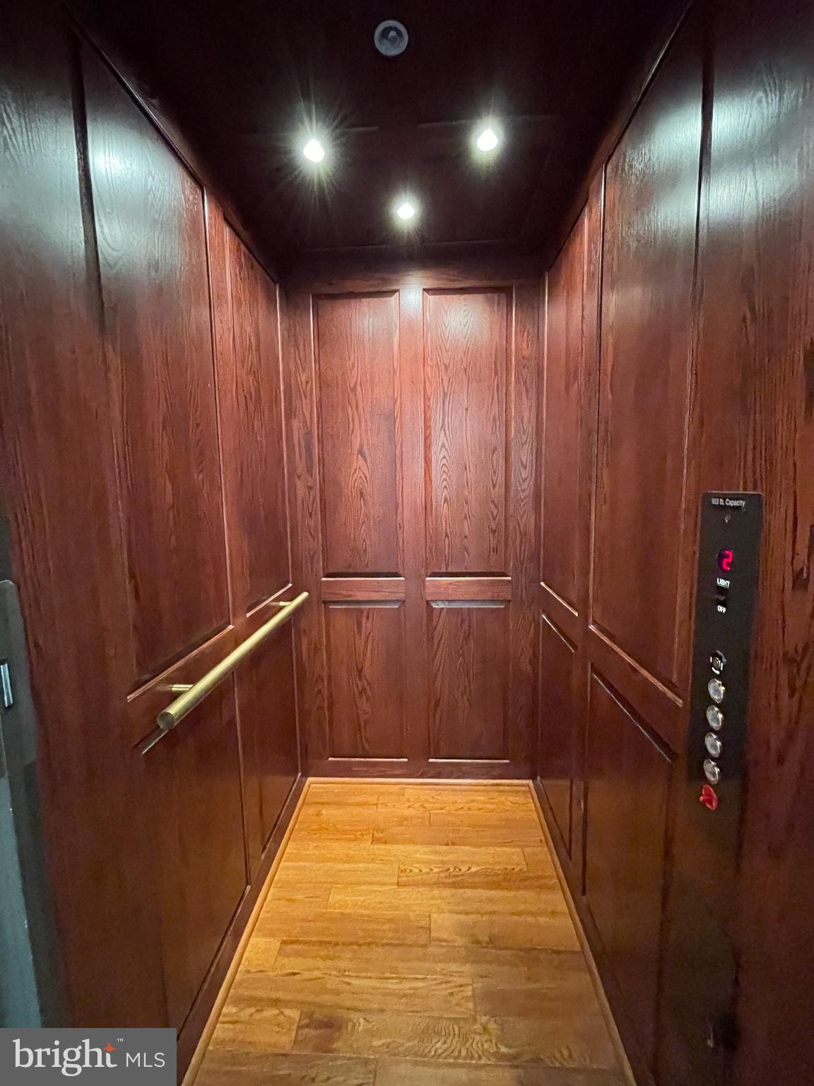 SOUTH RIDING - Residential