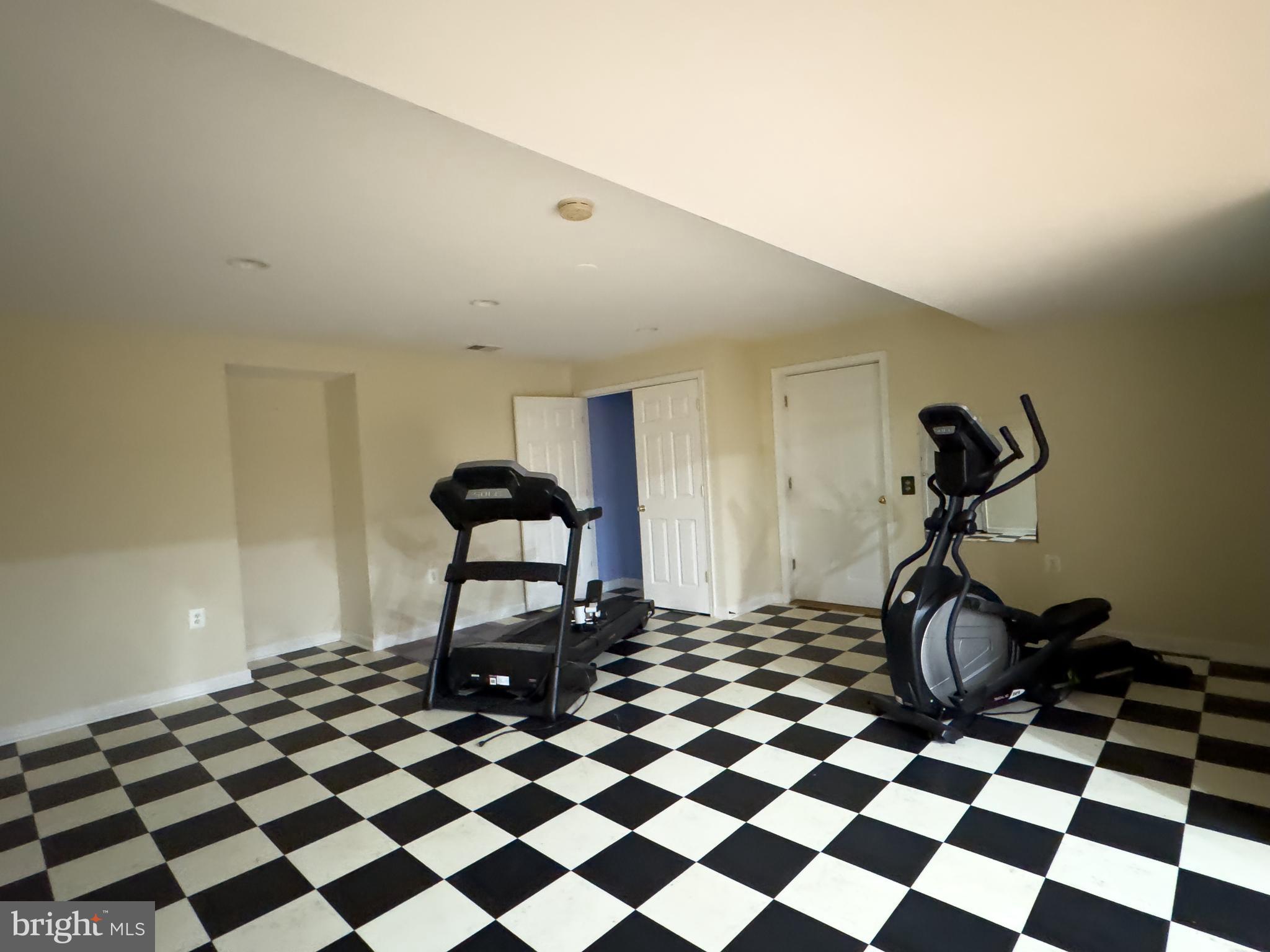 SOUTH RIDING - Residential