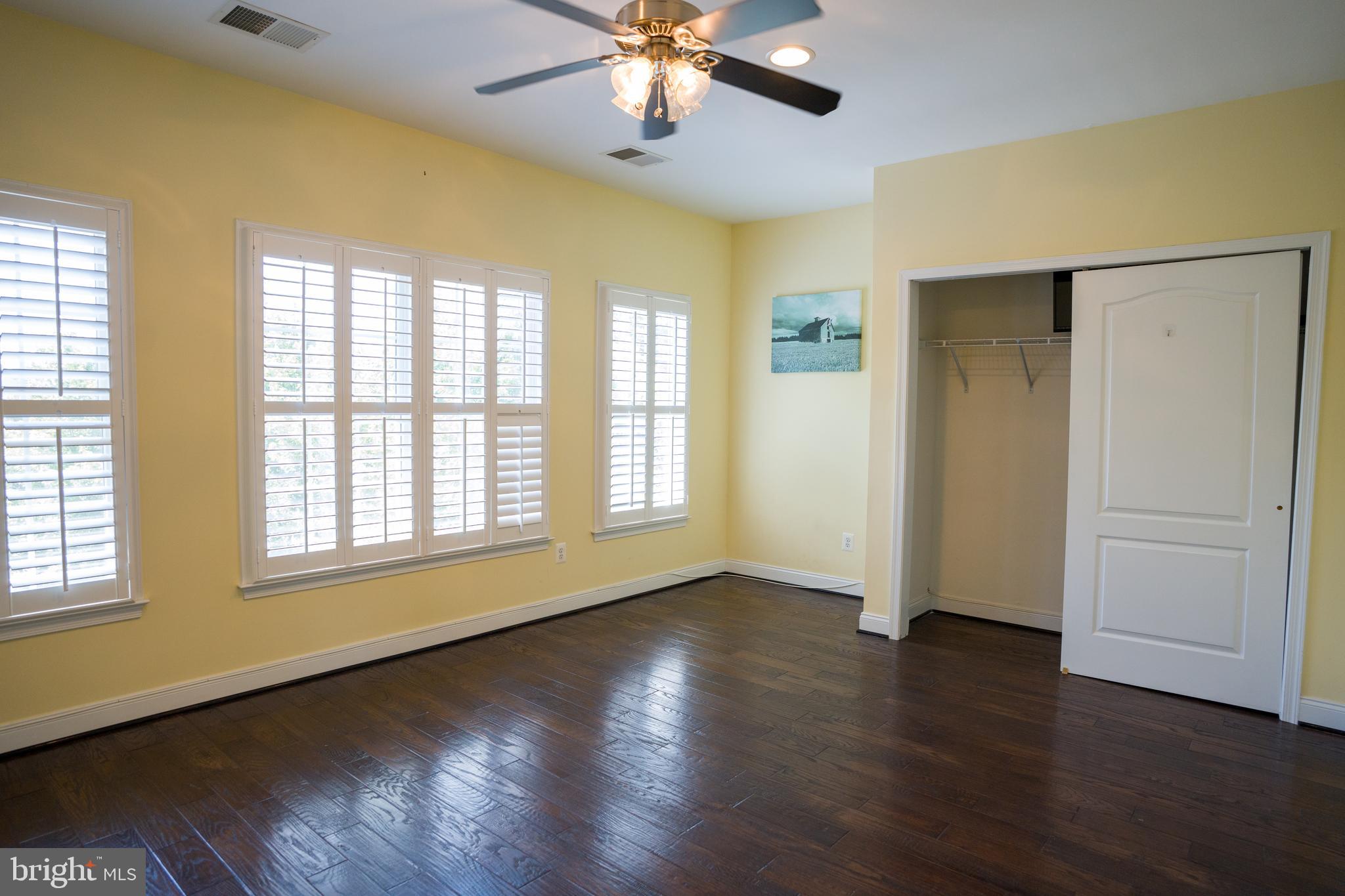 SOUTH RIDING - Residential