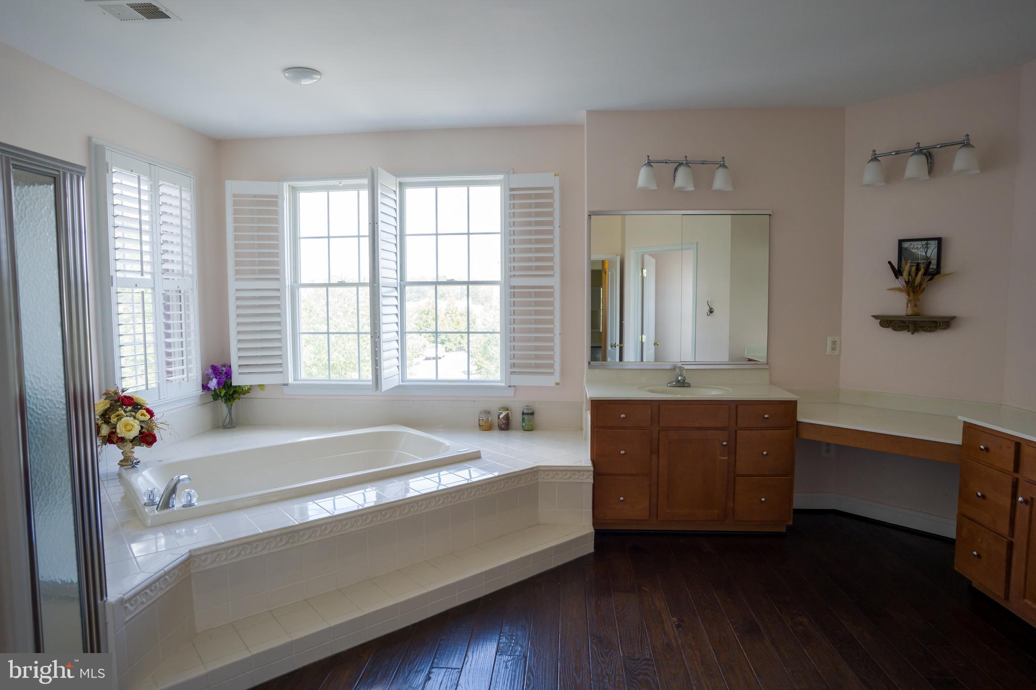 SOUTH RIDING - Residential