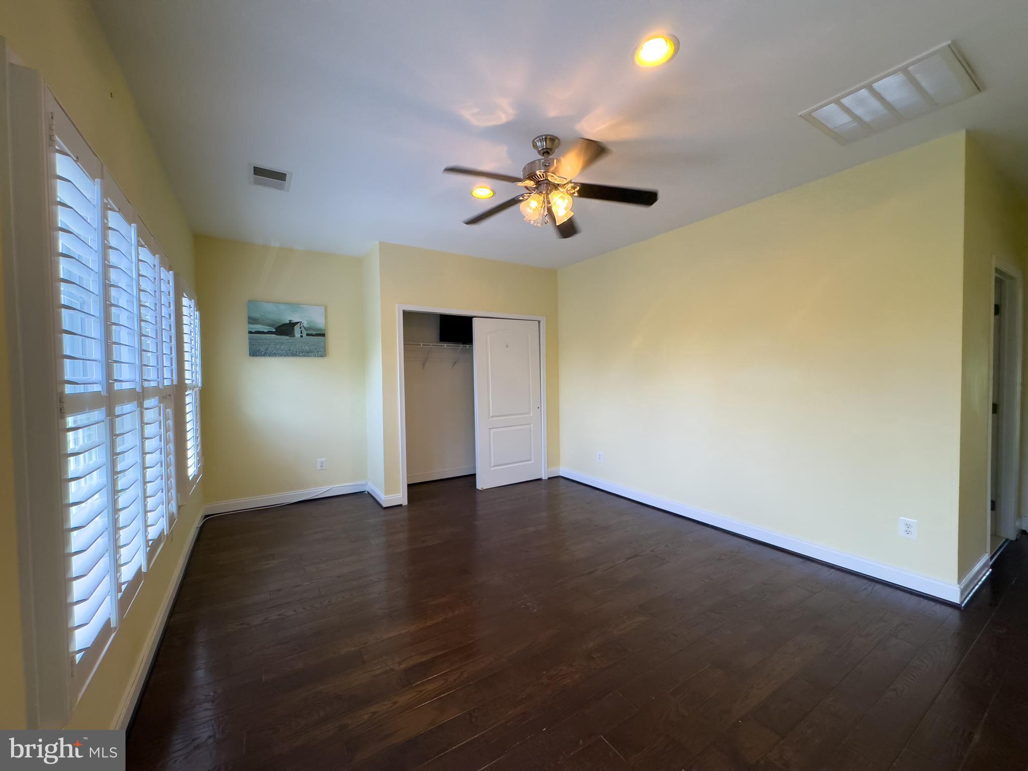 SOUTH RIDING - Residential