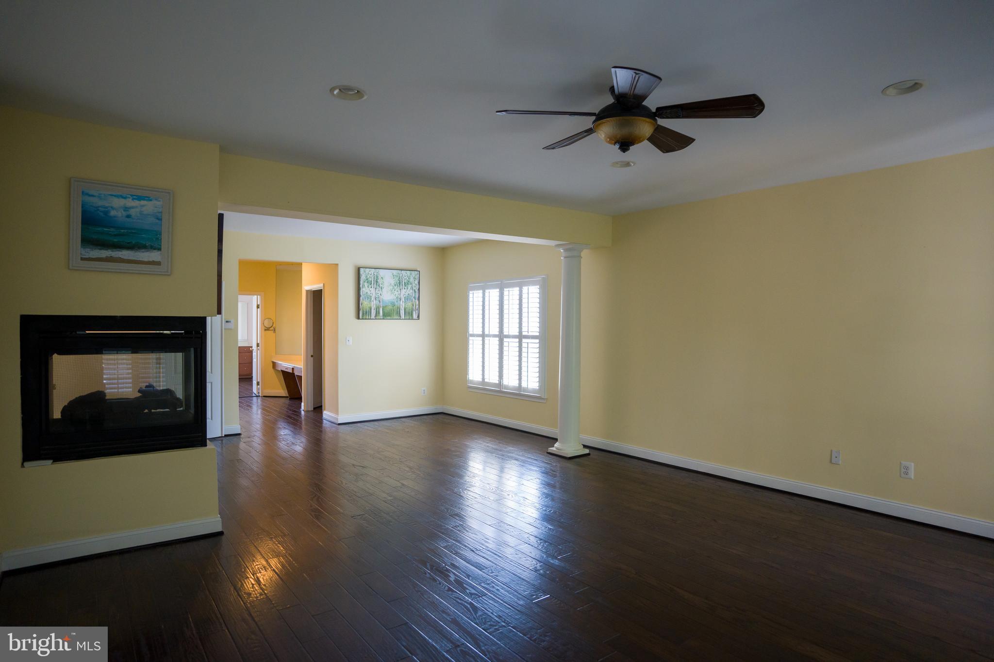 SOUTH RIDING - Residential