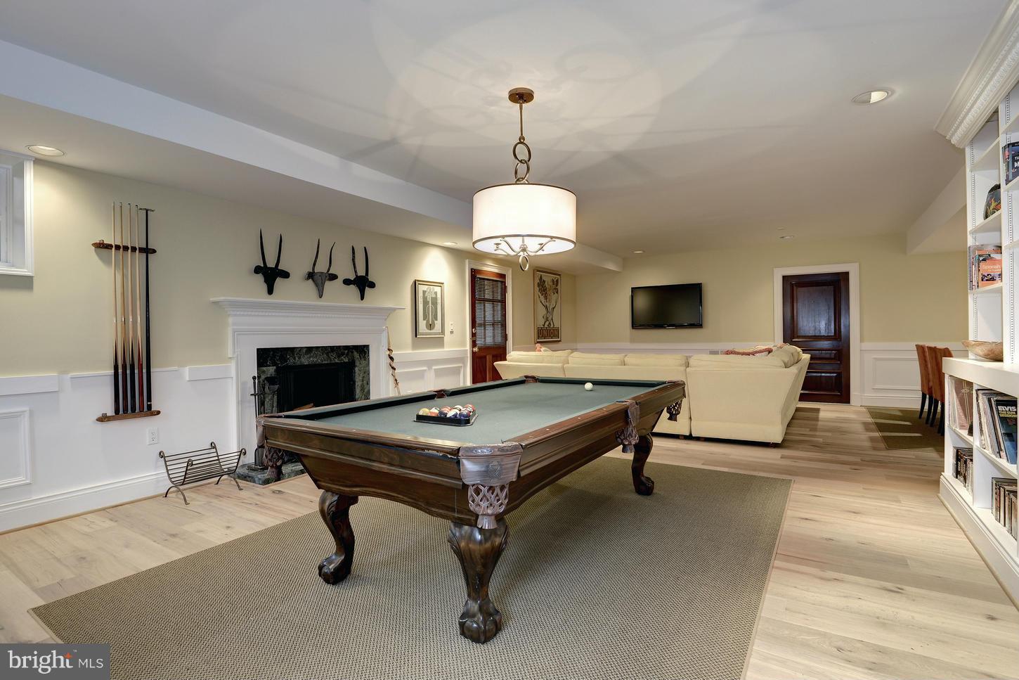 CHEVY CHASE - Residential