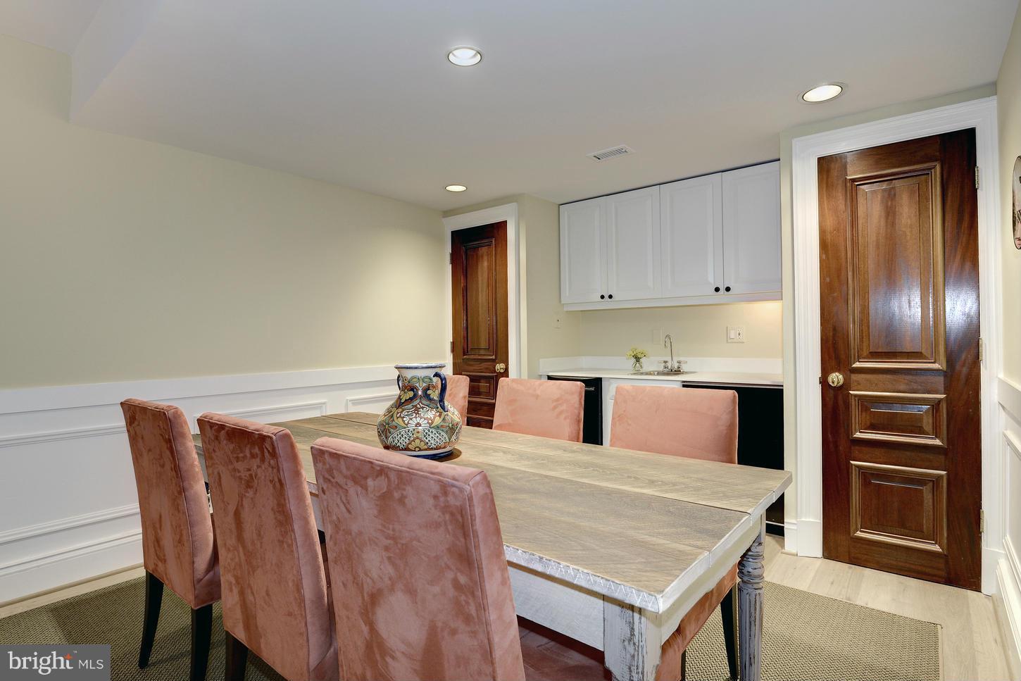 CHEVY CHASE - Residential