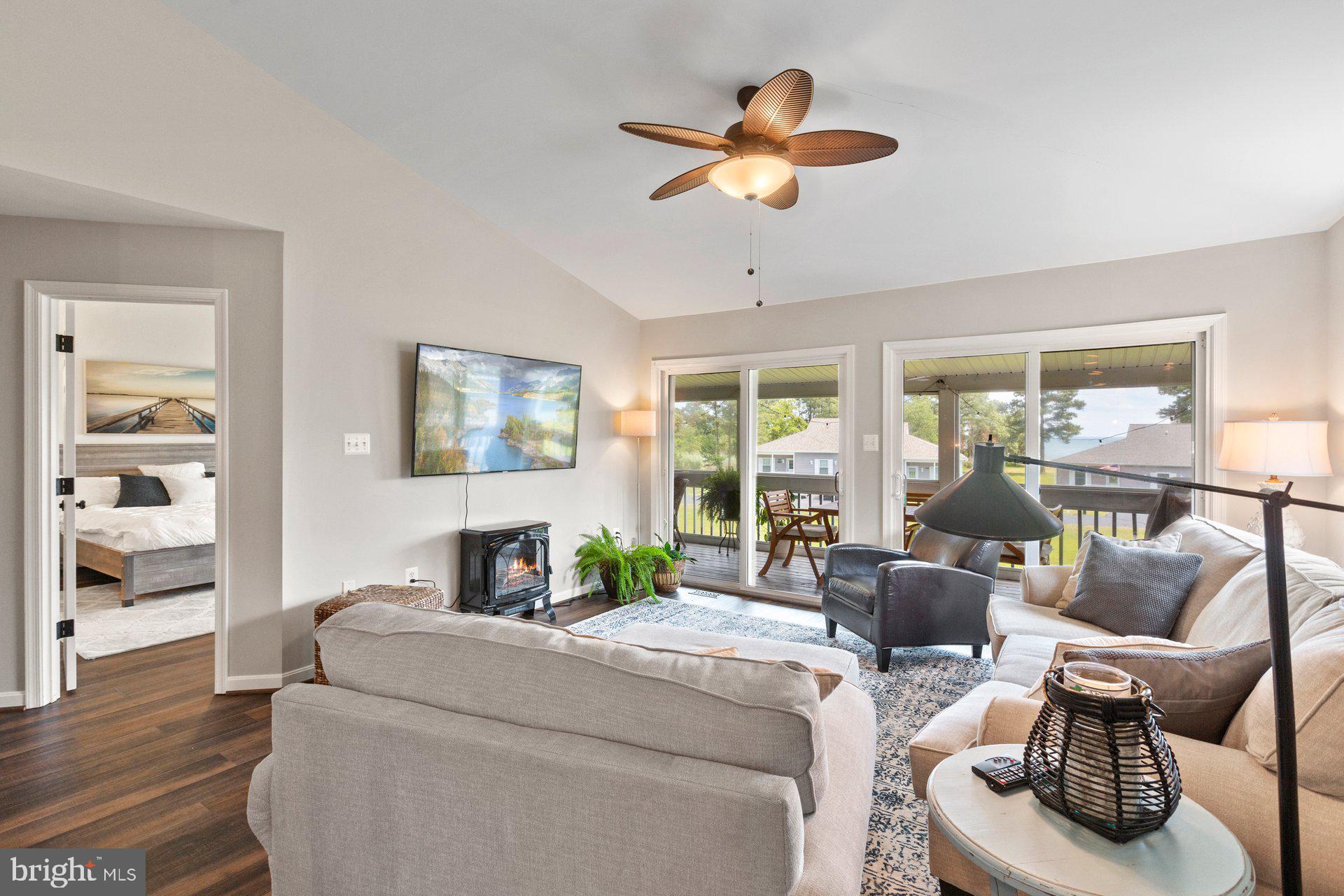 POTOMAC BEACH - Residential