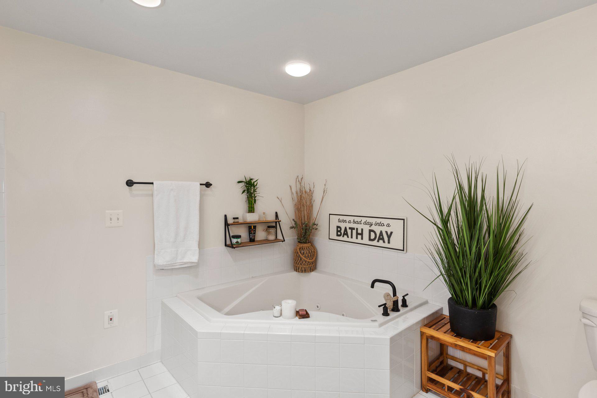 POTOMAC BEACH - Residential