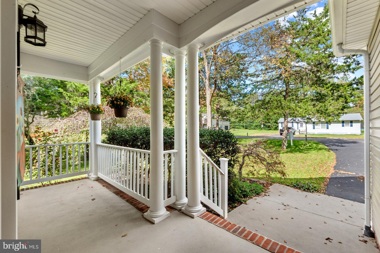 609 STRATFORD CIRCLE