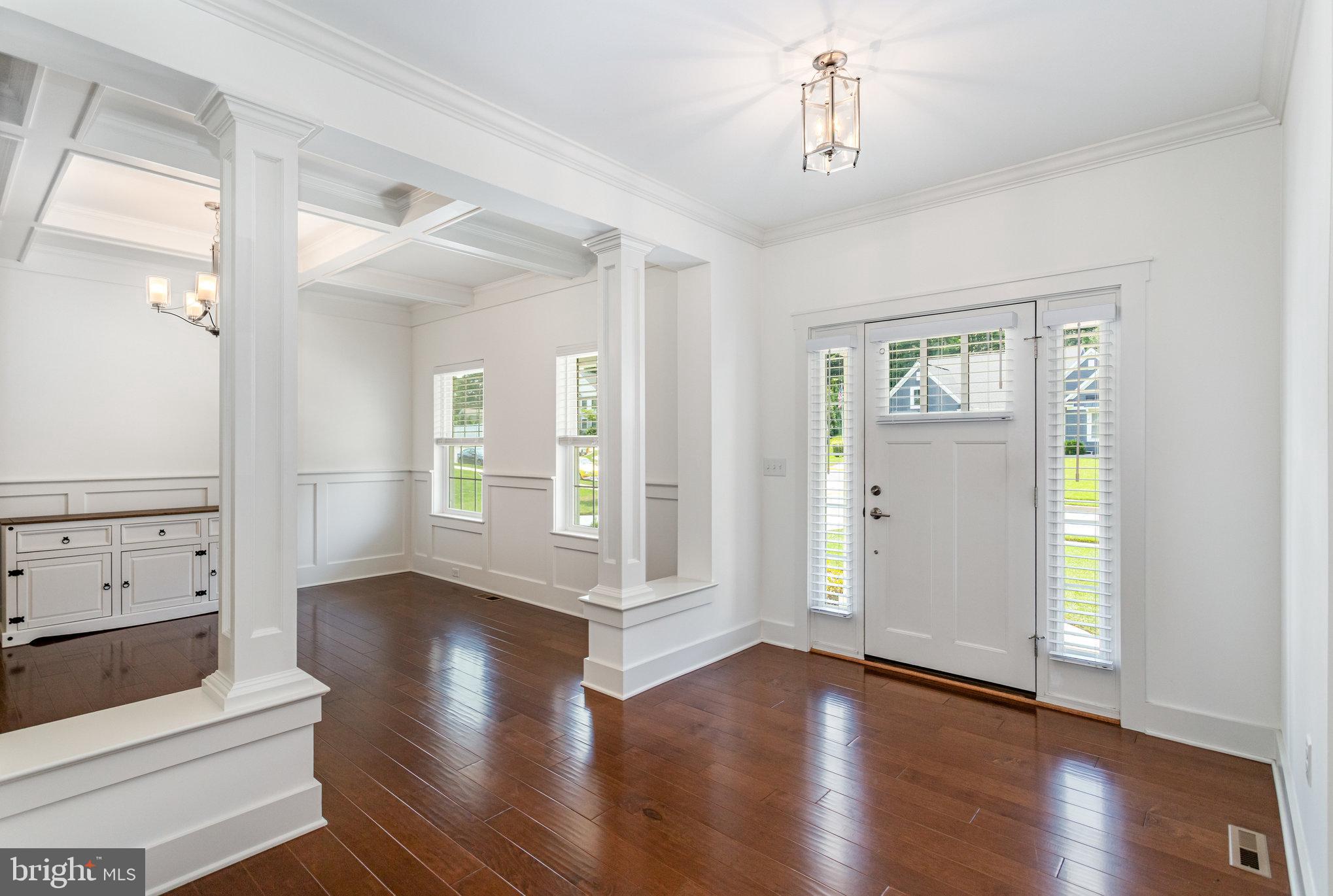7 HIGHLAND TERRACE COURT