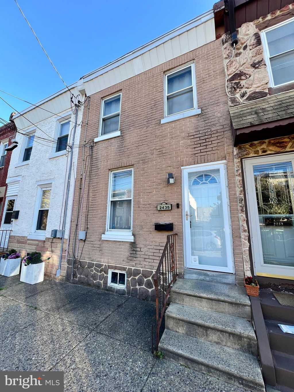 Photo of 2435 Tulip Street, PHILADELPHIA, PA 19125 (MLS # PAPH2555088)