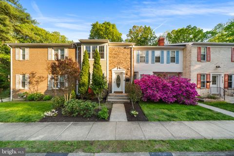 Photo of 9117 Galbreth Court, SPRINGFIELD, VA 22153 (MLS # VAFX2295426)