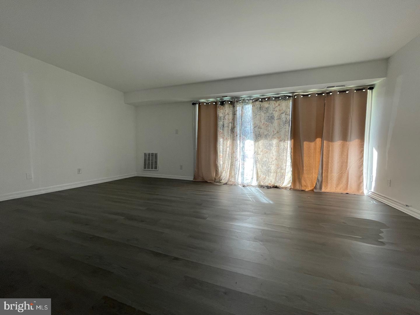 COLLEGE PARK - Residential