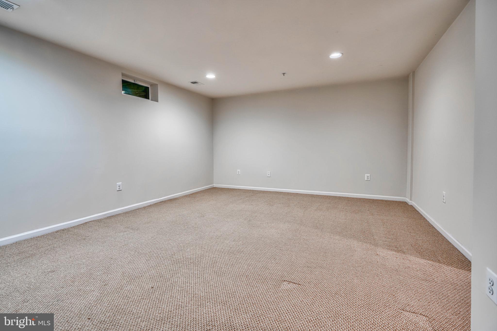 ELLICOTT CROSSING - Residential Lease