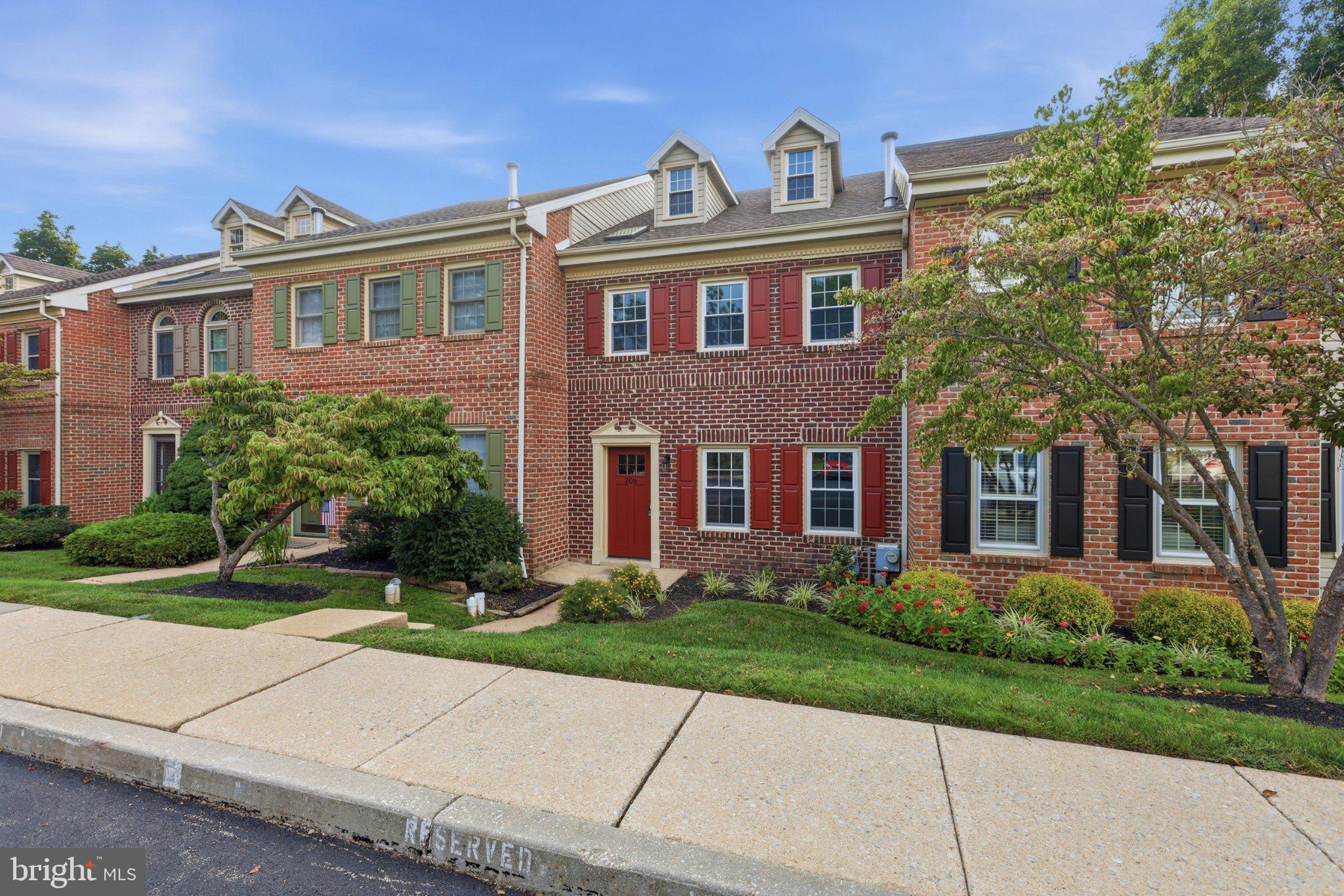 206 GEORGETOWNE COURT