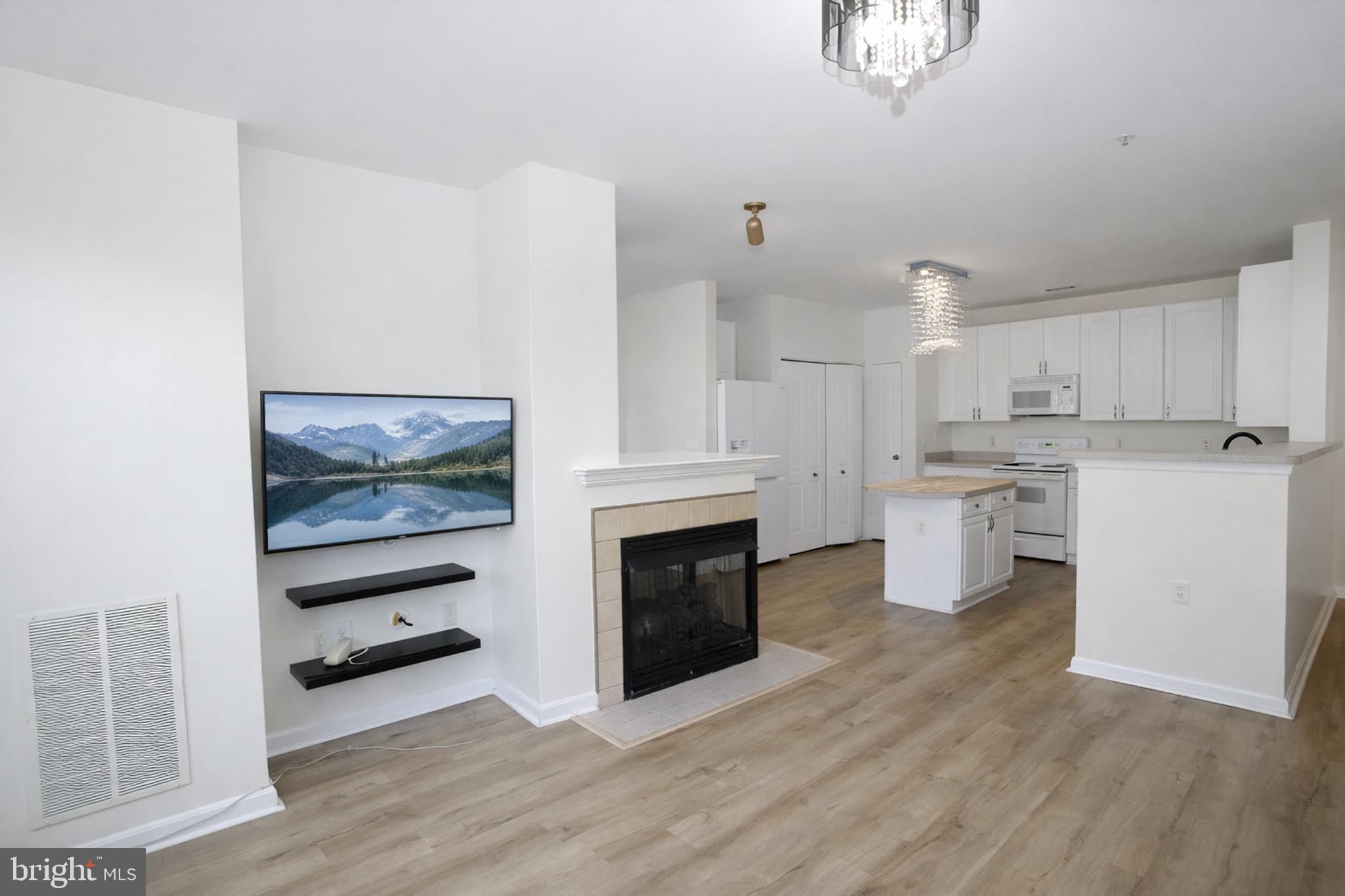 HIGH VIEW AT HUNT VALLEY - Residential