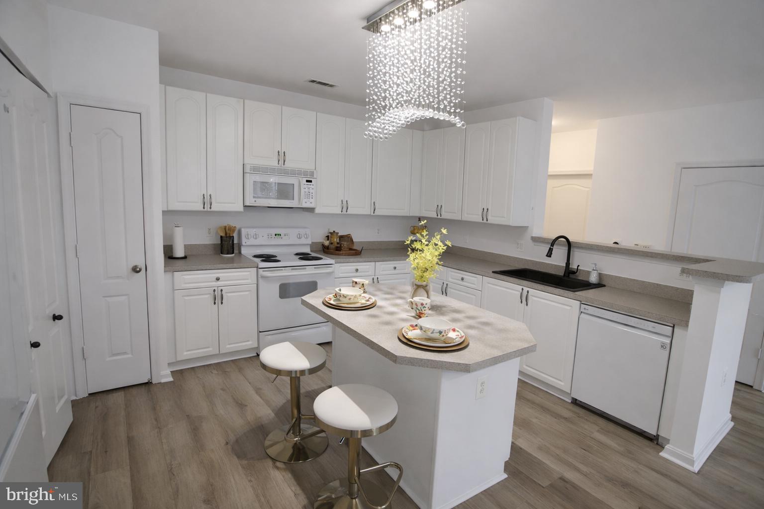 HIGH VIEW AT HUNT VALLEY - Residential