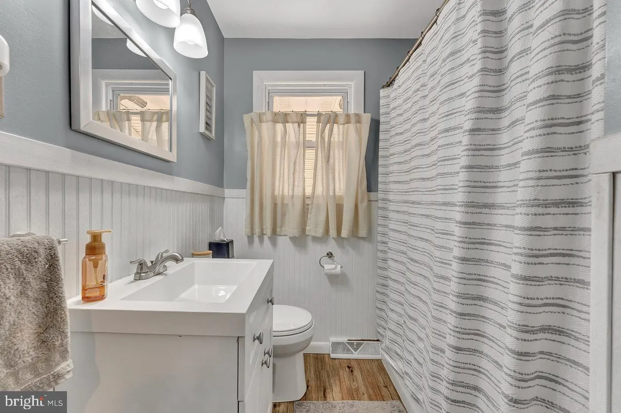 Riverside, New Jersey 08075, United States, 3 Bedrooms Bedrooms, ,2 BathroomsBathrooms,Residential,Pending,10928