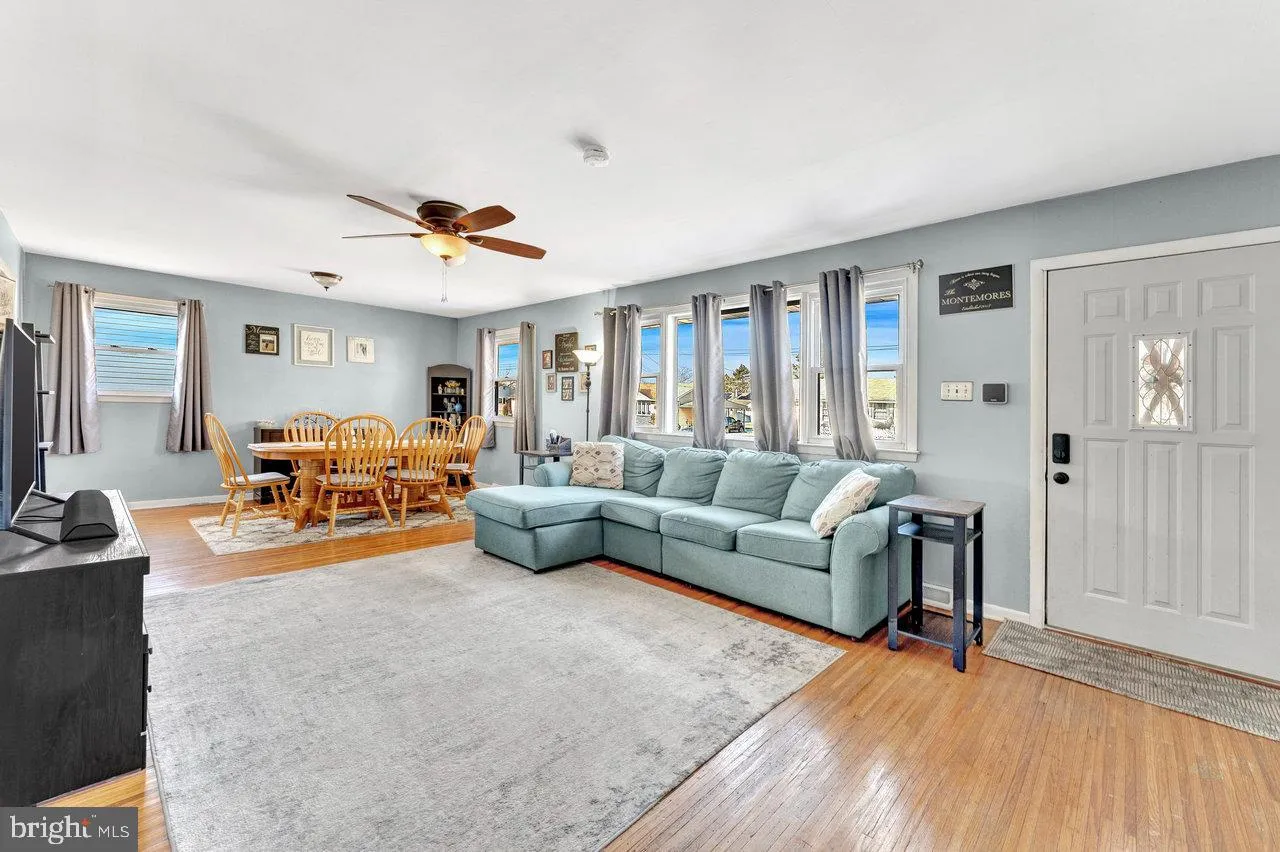 Riverside, New Jersey 08075, United States, 3 Bedrooms Bedrooms, ,2 BathroomsBathrooms,Residential,Pending,10928