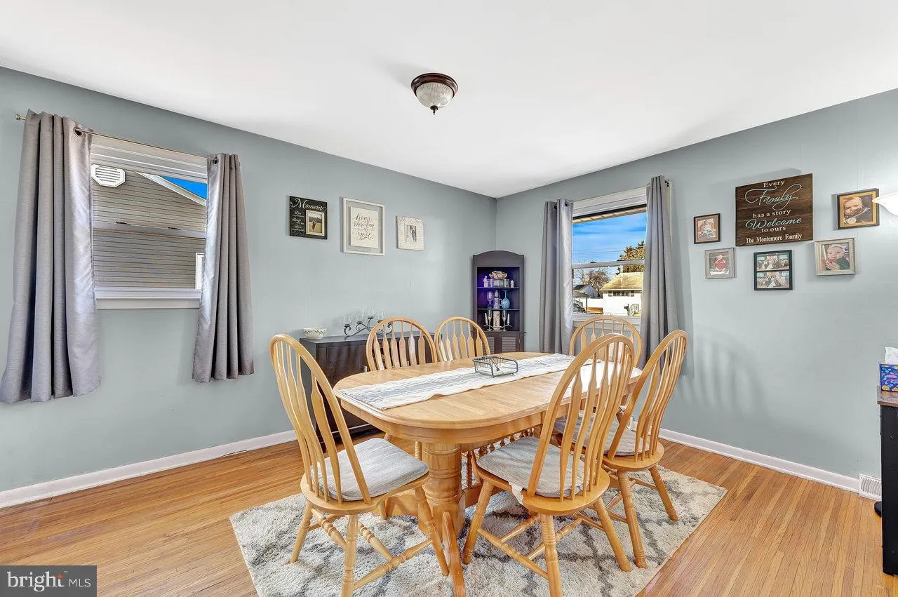 Riverside, New Jersey 08075, United States, 3 Bedrooms Bedrooms, ,2 BathroomsBathrooms,Residential,Pending,10928