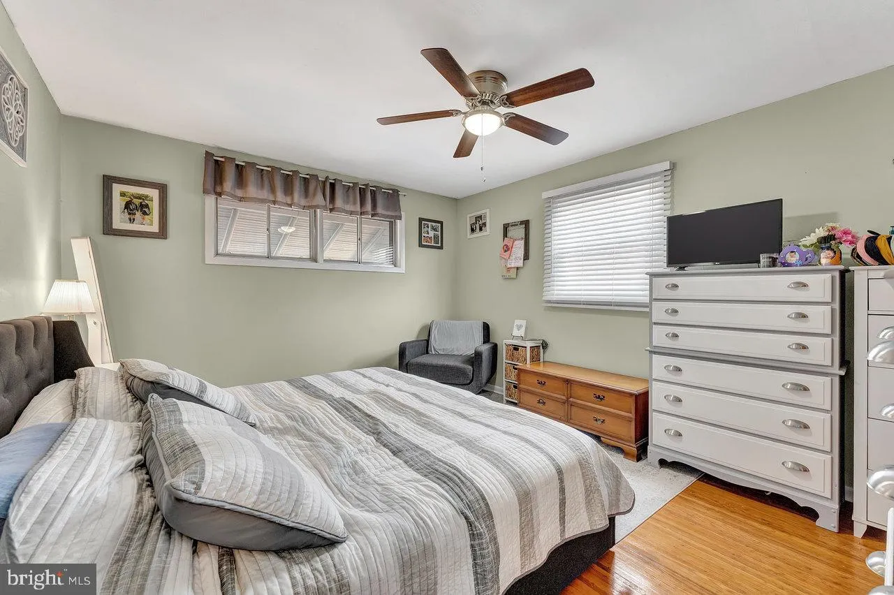 Riverside, New Jersey 08075, United States, 3 Bedrooms Bedrooms, ,2 BathroomsBathrooms,Residential,Pending,10928