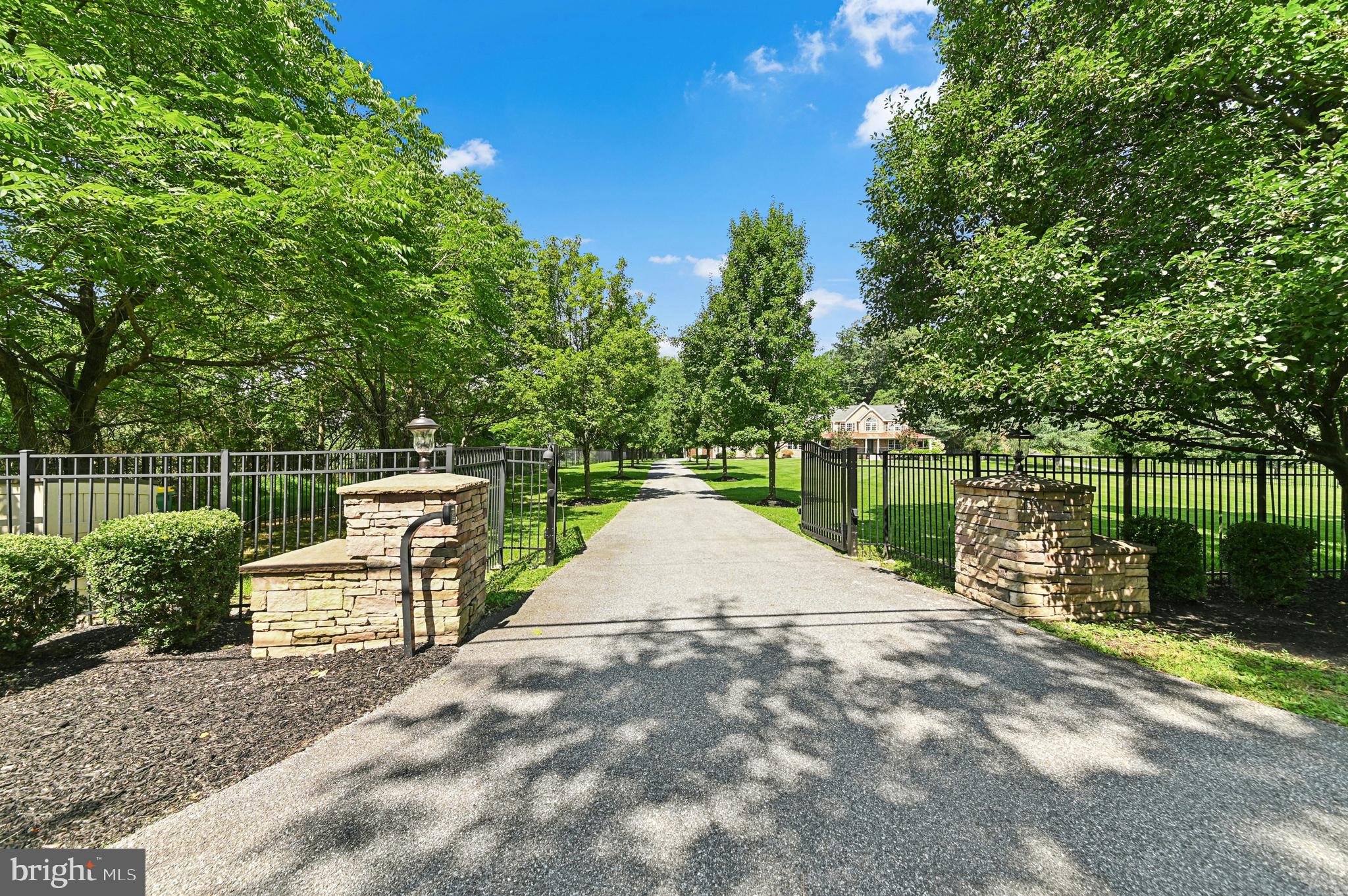 284 WALKER ROAD