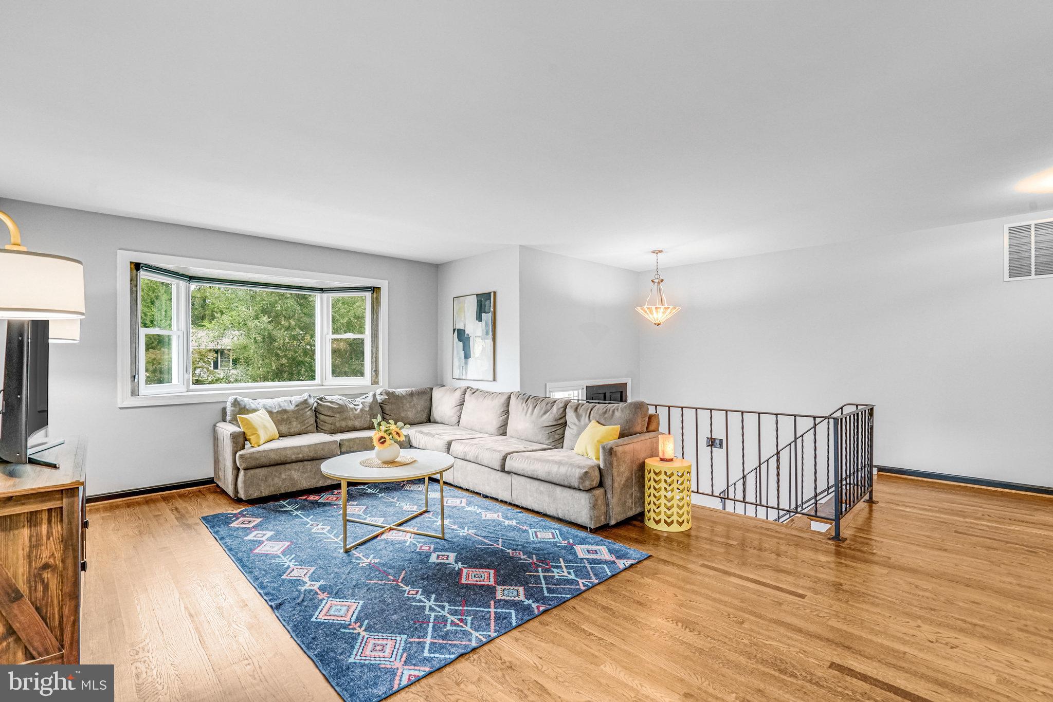 7757 CARRLEIGH PARKWAY