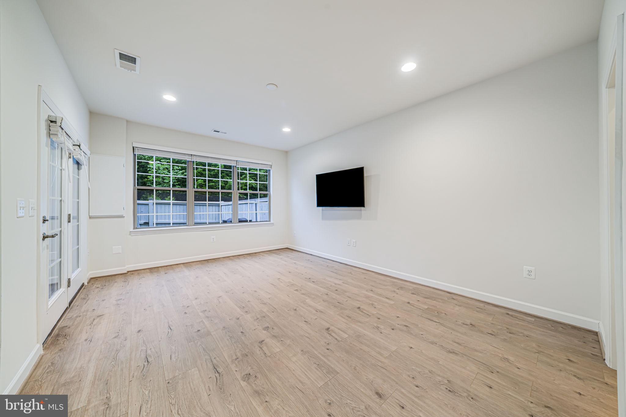 7917 TURTLE CREEK CIRCLE