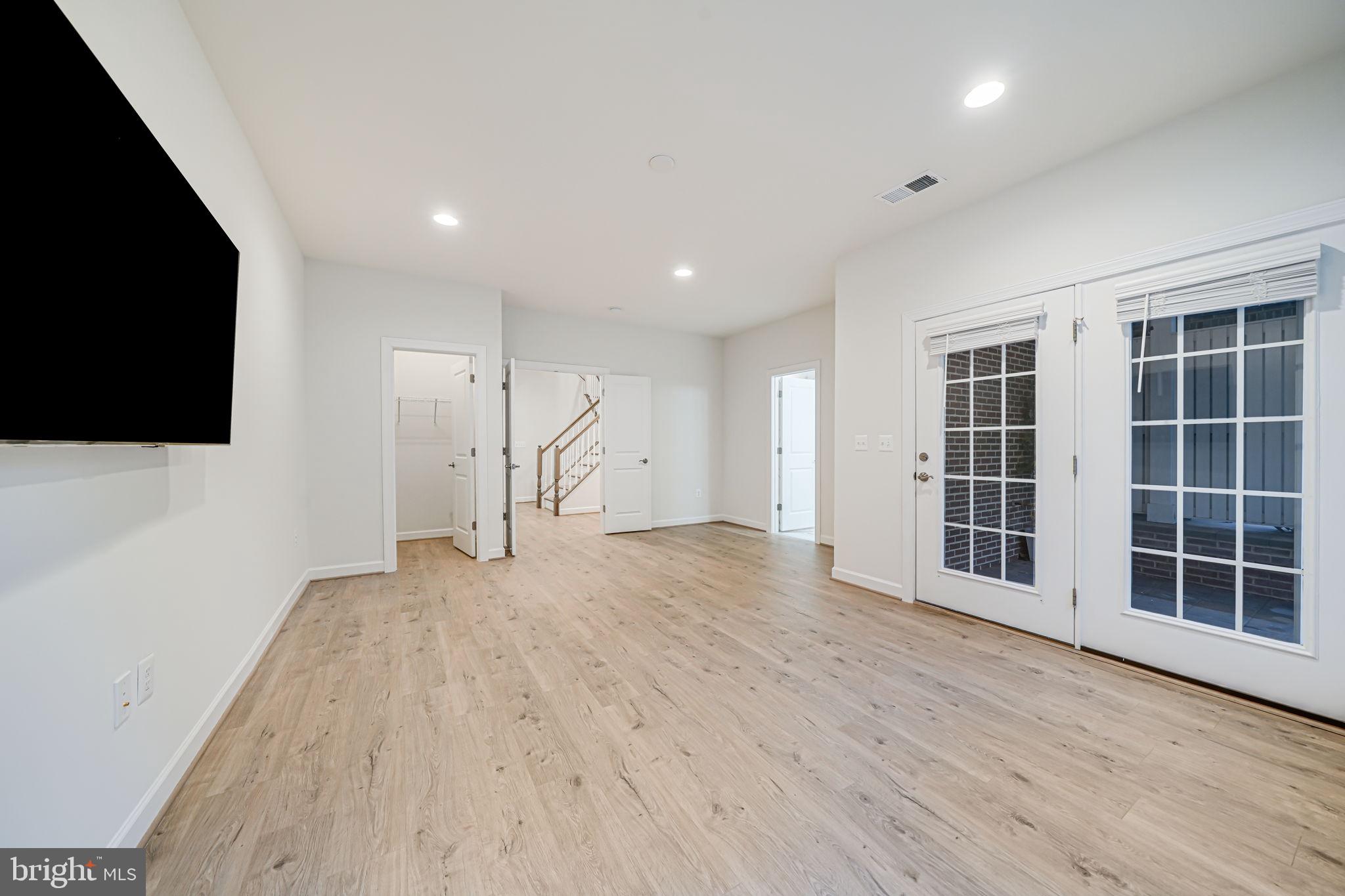 LAKE MANASSAS - Residential