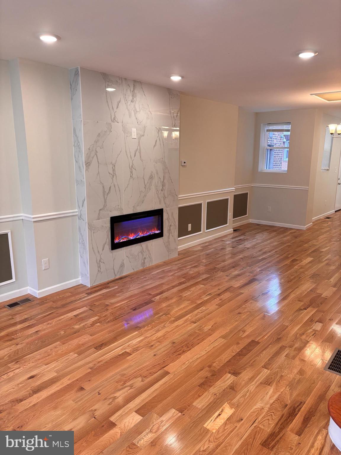 WEST OAK LANE - Residential