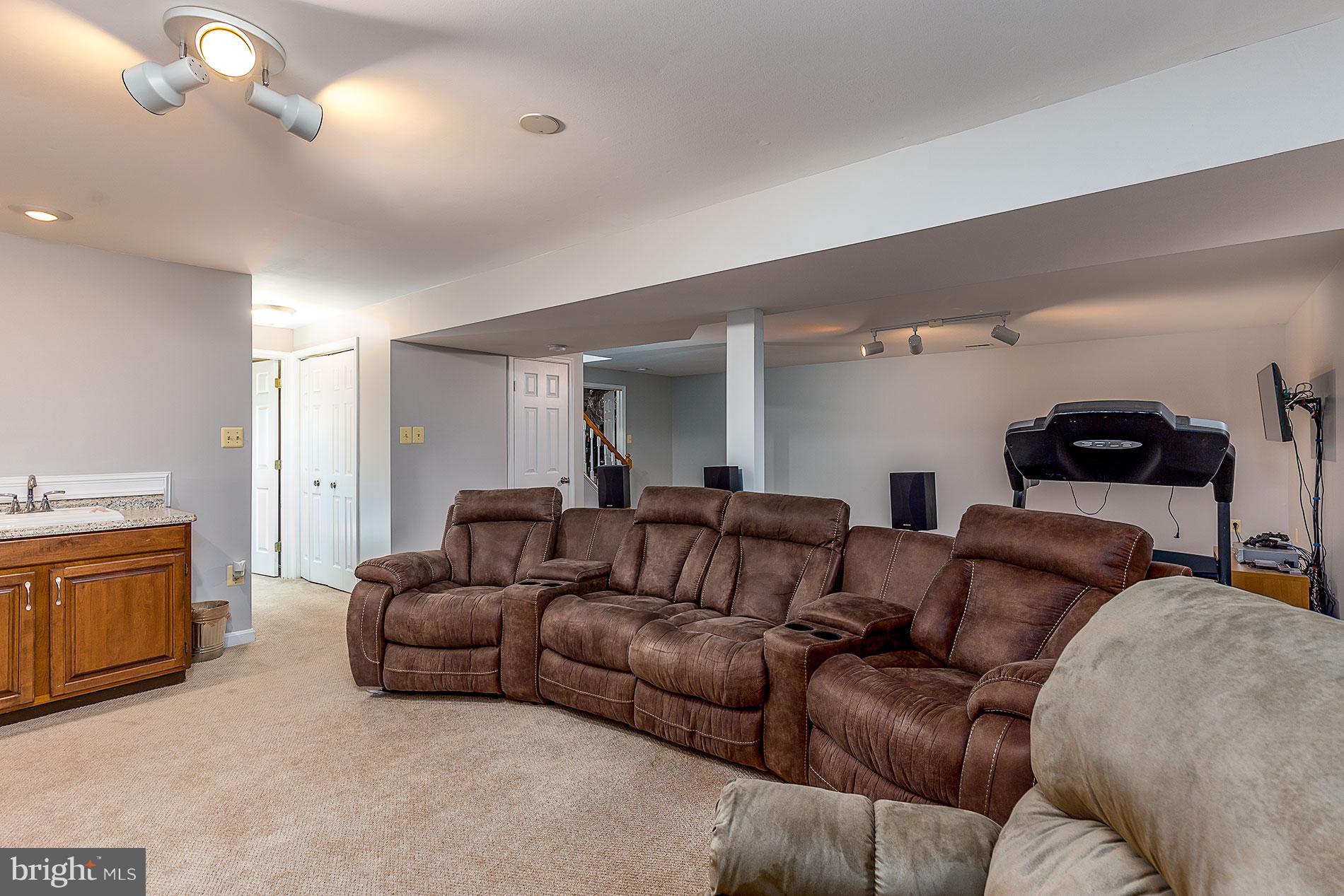 LIFESTYLE AT SULLY STATION - Residential