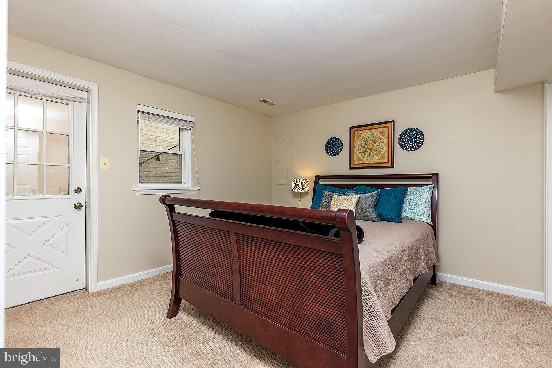 LIFESTYLE AT SULLY STATION - Residential