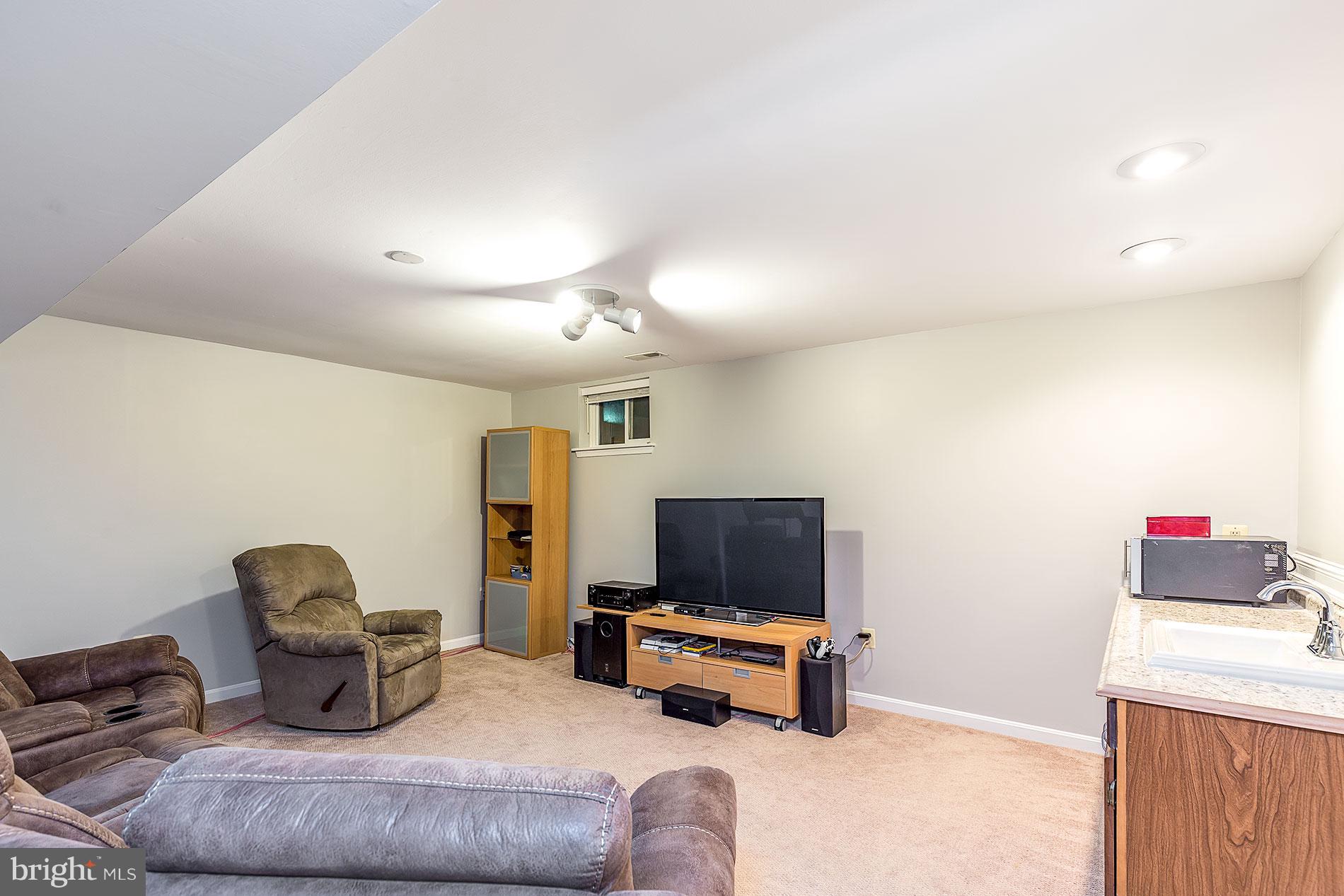 LIFESTYLE AT SULLY STATION - Residential