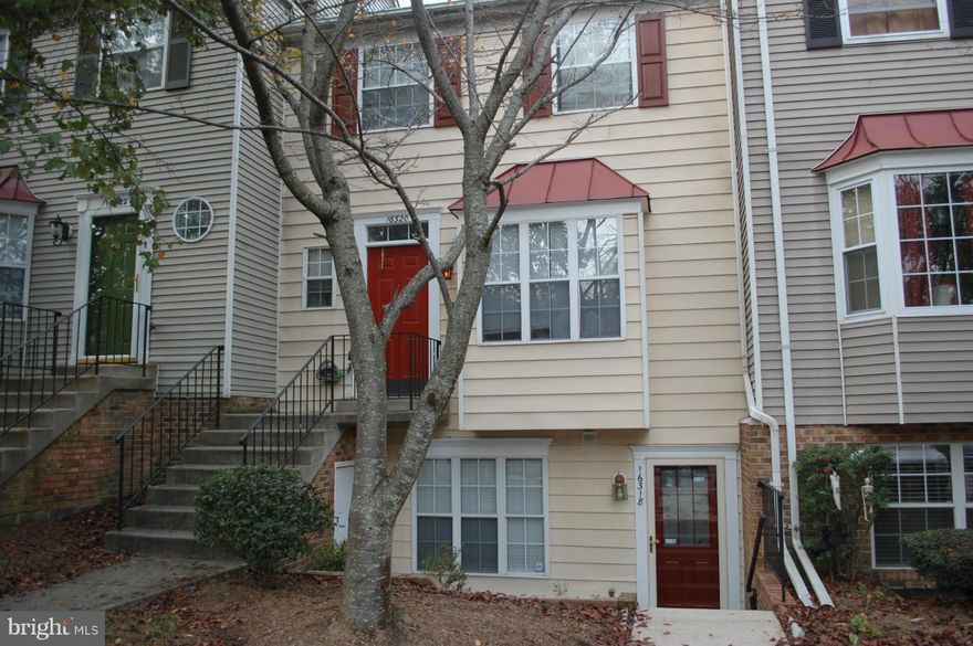 Fantastic 2 Bedroom 2 full Bath Patio Style Condo! Upgraded Kitchen and Baths to include new Cabinets and Granite Countertops! New Stove,Dishwasher and Microwave! Brand New Neutral Carpet to match any Decor and Freshly Painted. Home has Cozy Living Room Fireplace, Sliding Glass Door to Privacy Fenced Back Yard and Patio, Master Bedroom with full Bath!Lots of Storage! Don't Miss This One!