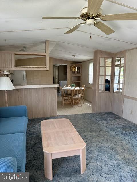 SUNSET LAKE MHP - Residential